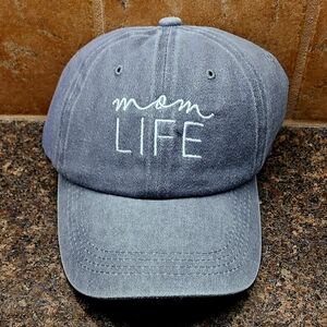 'Mom Life' Gray Cap